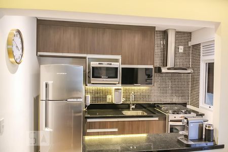 Apartamento para alugar com 92m², 2 quartos e 2 vagasCozinha