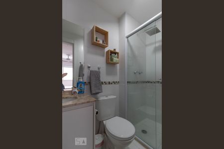 Banheiro 1 de apartamento para alugar com 2 quartos, 64m² em Continental, Osasco
