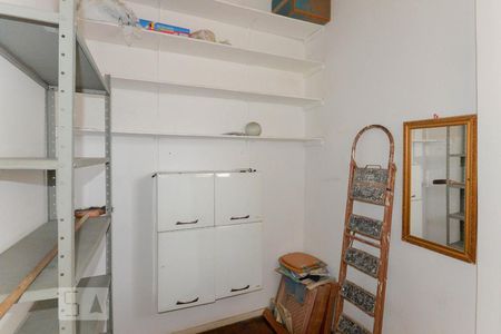 Apartamento à venda com 127m², 3 quartos e 2 vagas Apartamento à venda com 127m², 3 quartos e 2 vagasQuarto de Serviço