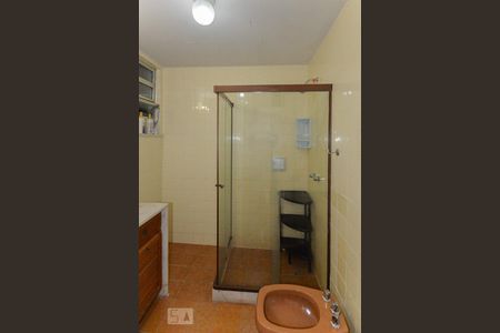 Apartamento à venda com 127m², 3 quartos e 2 vagas Apartamento à venda com 127m², 3 quartos e 2 vagasBanheiro Suíte