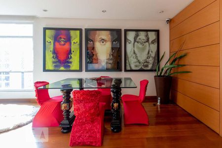 Sala de jantar de apartamento à venda com 2 quartos, 200m² em Cerqueira César, São Paulo