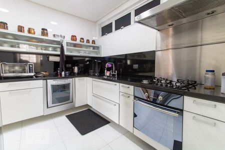 Apartamento à venda com 200m², 2 quartos e 2 vagasCozinha