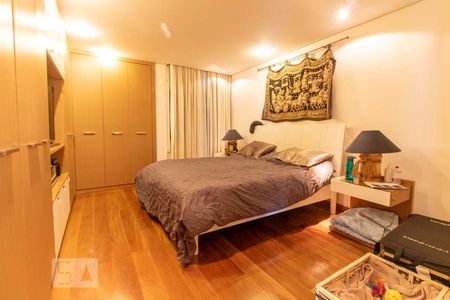 Apartamento à venda com 200m², 2 quartos e 2 vagasSuíte