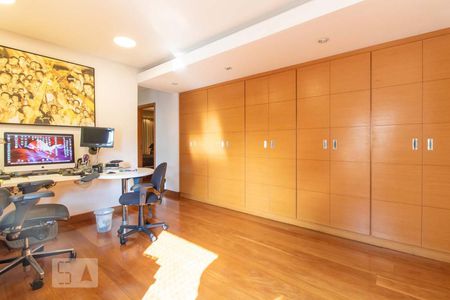 Escritório de apartamento à venda com 2 quartos, 200m² em Cerqueira César, São Paulo