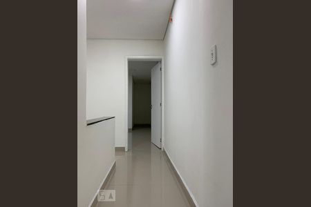 Corredor de casa para alugar com 3 quartos, 300m² em Cipava, Osasco