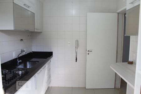 Casa de condomínio à venda com 69m², 2 quartos e 1 vagaCozinha e Área de Serviço