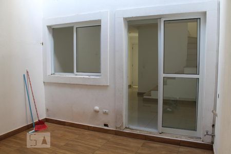 Casa de condomínio à venda com 69m², 2 quartos e 1 vagaQuintal