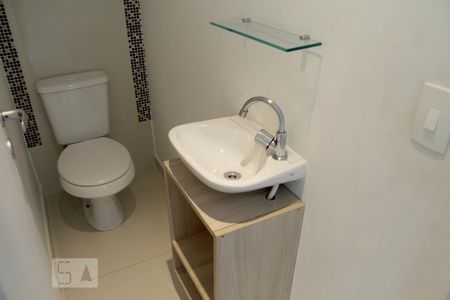 Casa de condomínio à venda com 69m², 2 quartos e 1 vagaLavabo