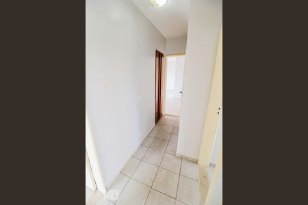 Apartamento para alugar com 103m², 3 quartos e 1 vagaCorredor de acesso aos quartos