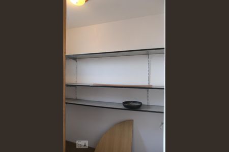 Apartamento à venda com 77m², 2 quartos e 1 vagadependência de serviço