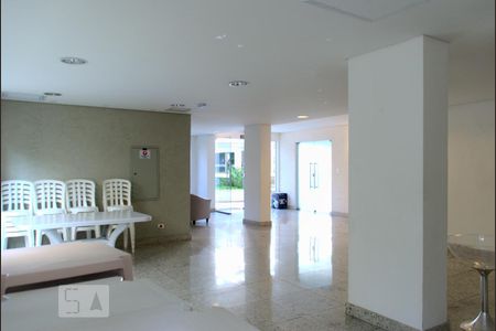 Apartamento à venda com 77m², 2 quartos e 1 vagaárea comum