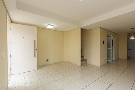 Casa de condomínio para alugar com 150m², 3 quartos e 3 vagasSala