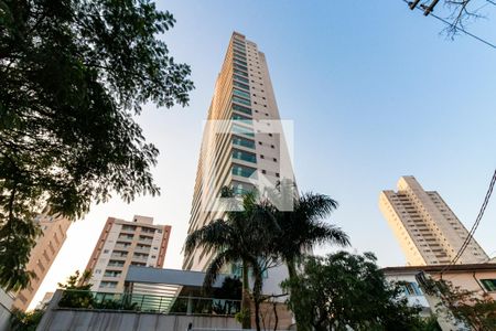 Apartamento para alugar com 161m², 3 quartos e 3 vagasFachada