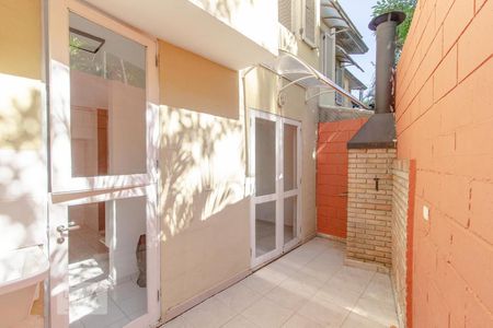 Casa de condomínio à venda com 95m², 3 quartos e 2 vagasChurrasqueira e Área de Serviço