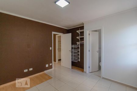 Casa de condomínio à venda com 95m², 3 quartos e 2 vagasSuíte