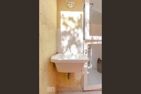 Casa de condomínio à venda com 95m², 3 quartos e 2 vagasChurrasqueira e Área de Serviço