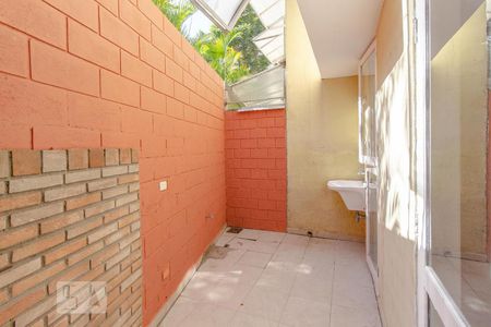 Casa de condomínio à venda com 95m², 3 quartos e 2 vagasChurrasqueira e Área de Serviço