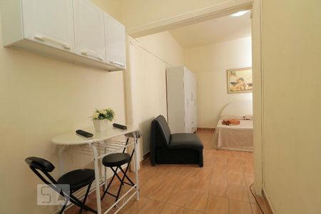 Cozinha. de kitnet/studio para alugar com 1 quarto, 22m² em Copacabana, Rio de Janeiro
