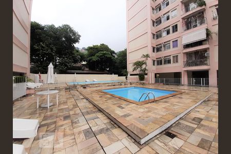 Apartamento à venda com 160m², 3 quartos e 2 vagasÁrea comum - Piscina