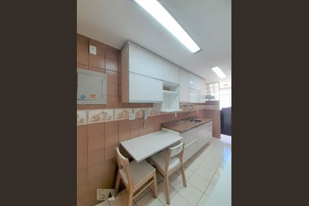 Apartamento à venda com 160m², 3 quartos e 2 vagasCozinha