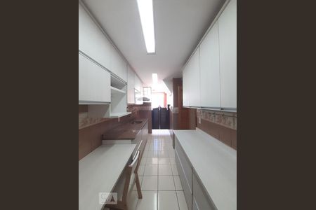 Apartamento à venda com 160m², 3 quartos e 2 vagasCozinha