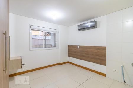Quarto de kitnet/studio para alugar com 1 quarto, 33m² em Centro, Curitiba