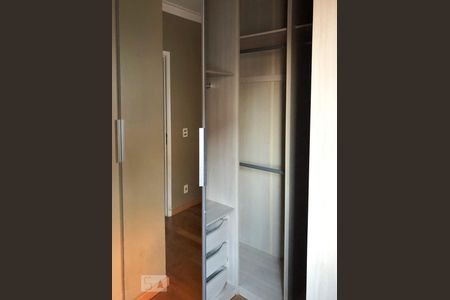 Apartamento à venda com 71m², 3 quartos e 1 vagaQuarto 