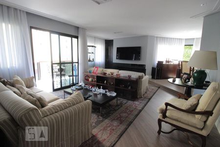 Apartamento para alugar com 216m², 4 quartos e 3 vagasSala