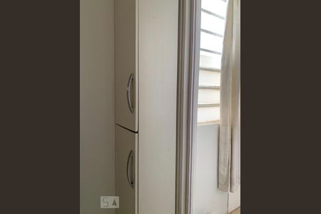 Banheiro de kitnet/studio para alugar com 1 quarto, 48m² em Centro, Campinas