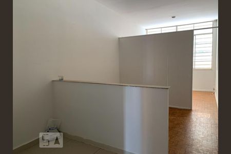 Sala de kitnet/studio para alugar com 1 quarto, 48m² em Centro, Campinas
