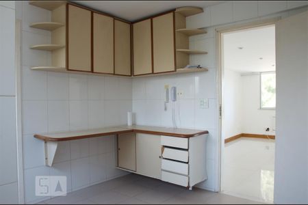 Apartamento à venda com 90m², 2 quartos e 1 vaga Apartamento à venda com 90m², 2 quartos e 1 vagaCozinha
