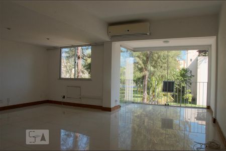 Sala de apartamento à venda com 2 quartos, 90m² em Barra da Tijuca, Rio de Janeiro