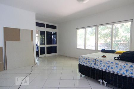Sala de casa à venda com 3 quartos, 350m² em Jardim Leonor, São Paulo