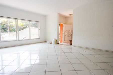 Sala de casa à venda com 3 quartos, 350m² em Jardim Leonor, São Paulo