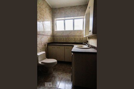 Banheiro suíte  de casa à venda com 3 quartos, 350m² em Jardim Leonor, São Paulo