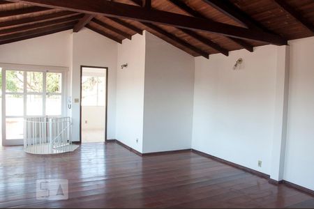 Apartamento para alugar com 260m², 3 quartos e 1 vaga Apartamento para alugar com 260m², 3 quartos e 1 vagaCobertura