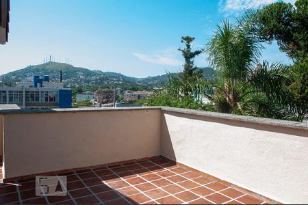 Apartamento para alugar com 260m², 3 quartos e 1 vaga Apartamento para alugar com 260m², 3 quartos e 1 vagaTerraço