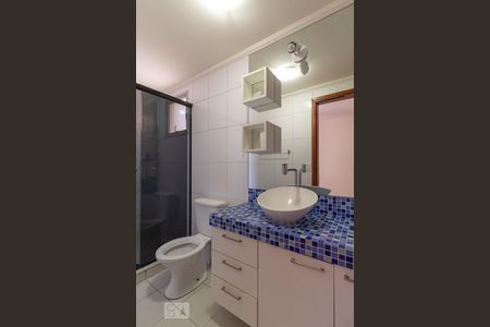 Banheiro  de apartamento à venda com 3 quartos, 80m² em Jaguaribe, Osasco