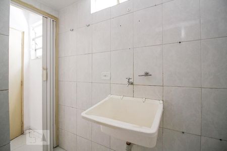 Banheiro de kitnet/studio para alugar com 1 quarto, 23m² em Vila Buarque, São Paulo