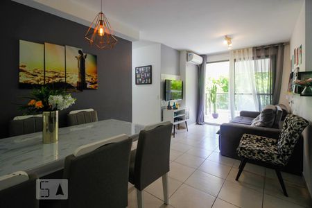 Sala de apartamento para alugar com 2 quartos, 64m² em Recreio dos Bandeirantes, Rio de Janeiro