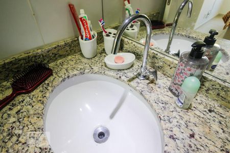 Apartamento para alugar com 64m², 2 quartos e 1 vagaDetalhe Banheiro da Suíte