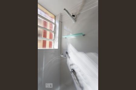 Apartamento à venda com 57m², 2 quartos e 1 vagaChuveiro