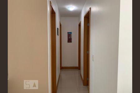 Apartamento à venda com 71m², 3 quartos e 1 vagaCorredor