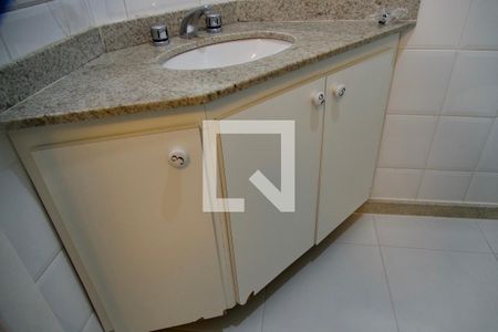 Apartamento para alugar com 55m², 2 quartos e sem vaga Apartamento para alugar com 55m², 2 quartos e sem vagaSuíte banheiro