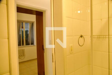 Apartamento para alugar com 55m², 2 quartos e sem vaga Apartamento para alugar com 55m², 2 quartos e sem vagaBanheiro social