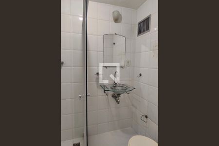Apartamento para alugar com 55m², 2 quartos e sem vaga Apartamento para alugar com 55m², 2 quartos e sem vagaBanheiro social