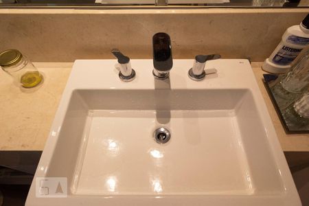 Apartamento à venda com 136m², 3 quartos e 1 vaga Apartamento à venda com 136m², 3 quartos e 1 vagaPia Suíte