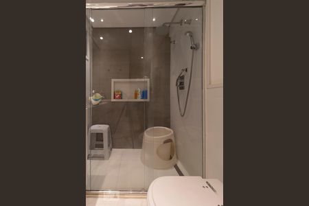 Apartamento à venda com 136m², 3 quartos e 1 vaga Apartamento à venda com 136m², 3 quartos e 1 vagaBanheiro corredor