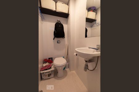 Apartamento à venda com 136m², 3 quartos e 1 vaga Apartamento à venda com 136m², 3 quartos e 1 vagaBanheiro de Serviço