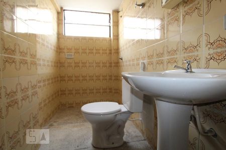 Banheiro de apartamento para alugar com 2 quartos, 57m² em Rebouças, Curitiba